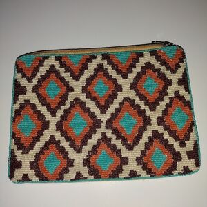 Geometric Patterned Clutch